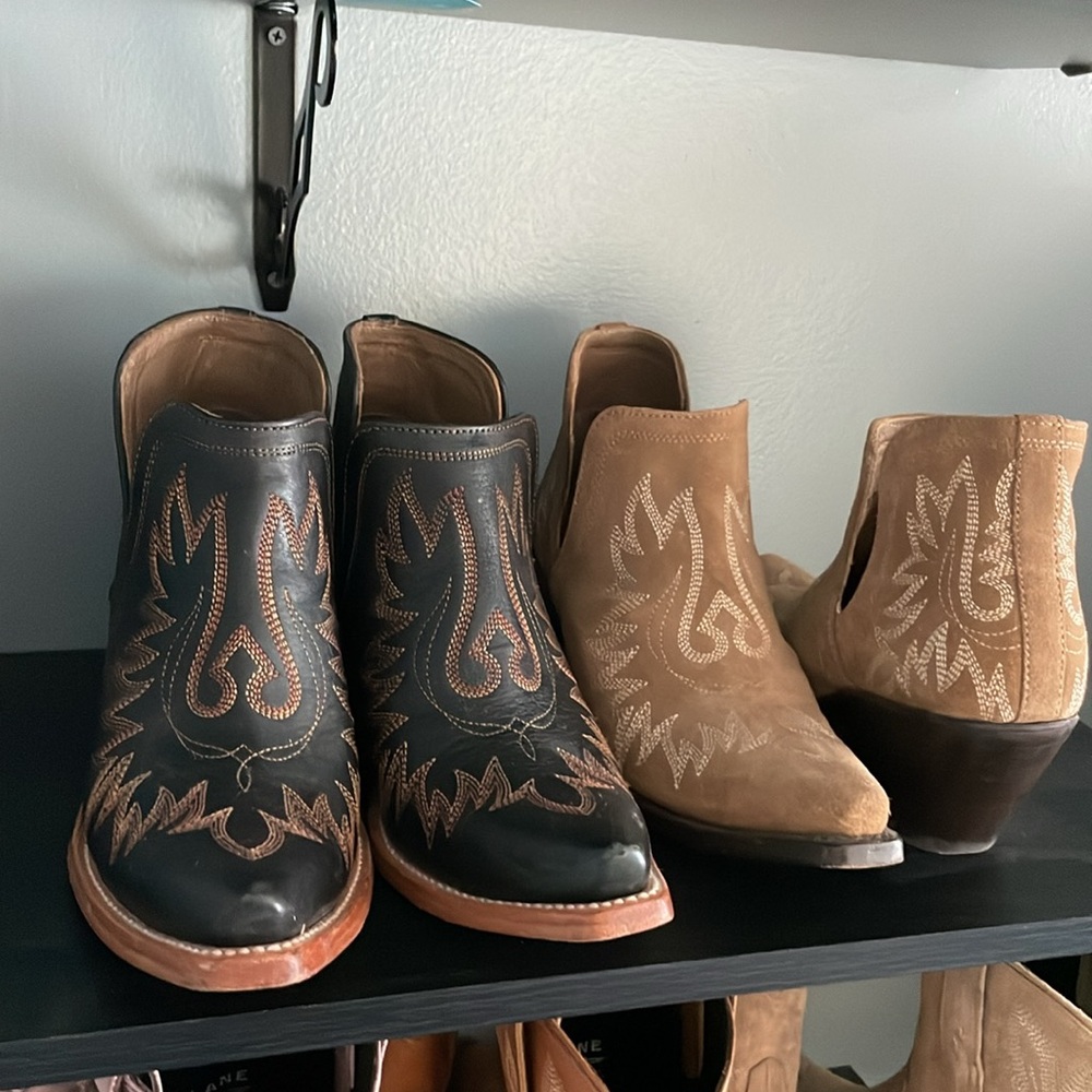 Ariat Dixon Black and Brown Western Ankle Boots